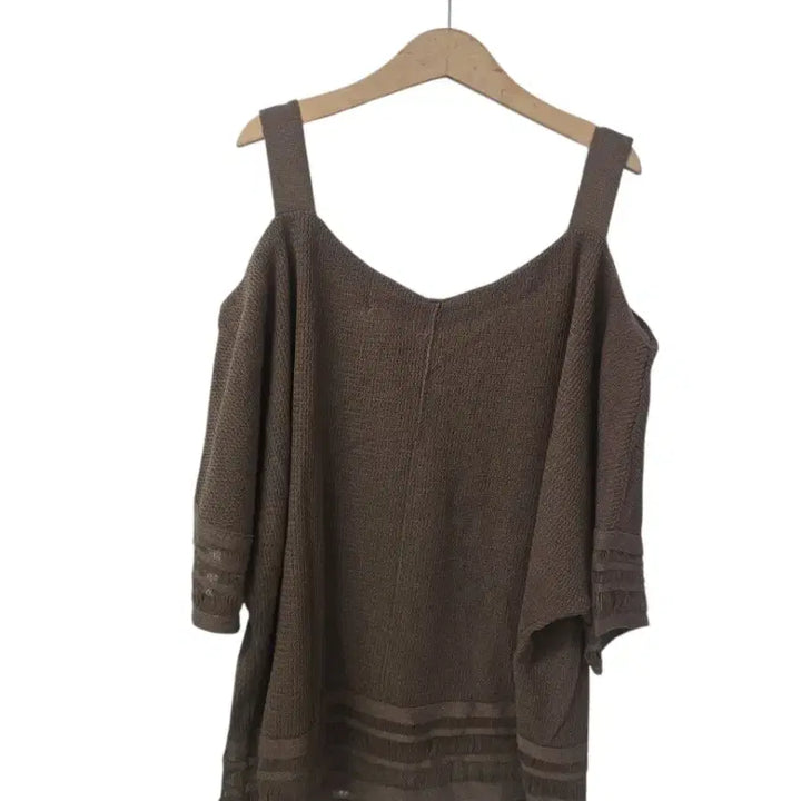 [BUNJANG] THYREN Cut-Out Short Sleeve Knit Brown / 컷아웃 반팔 니트 브라운