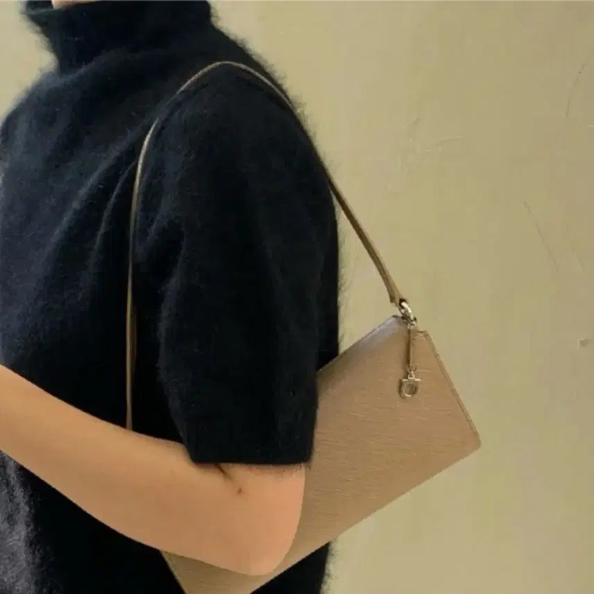 [BUNJANG] Salvatore Ferragamo Gancini Baguette Bag / 페라가모 간치니 바게트백 판매합니다