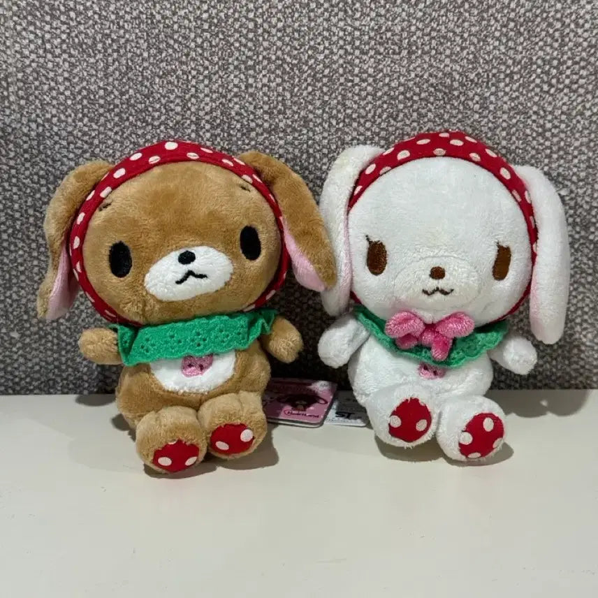 [BUNJANG] Sanrio Sugarbunnies Strawberry Kurousa Shirousa Mascot Set / 산리오 슈가바니즈 딸기 쿠로우사 시로우사 마스코트 세트