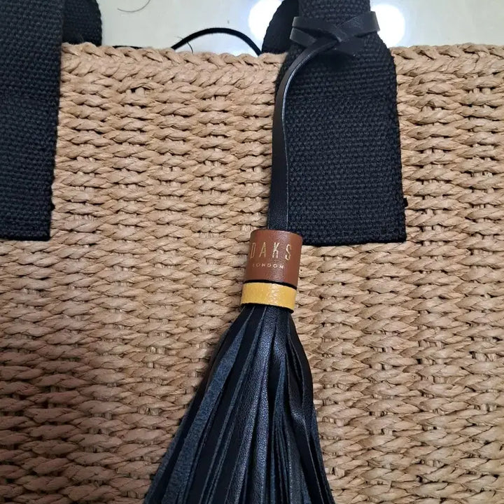 [BUNJANG] Daks Rattan Tote Bag with Black Tassel Accent / 닥스 라탄 토트백 블랙 태슬 장식