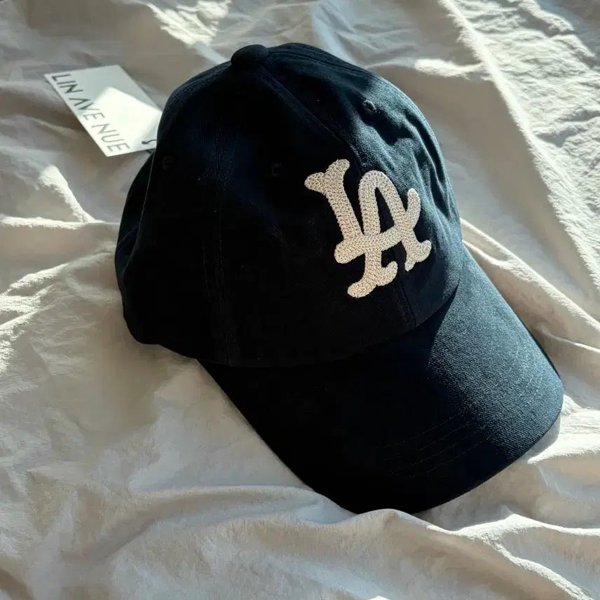 [BUNJANG] Lynn Avenue LA Chain Stitch Ball Cap Deep Navy / 린에비뉴 / LA 채인 스티치 볼캡 딥네이비 / free