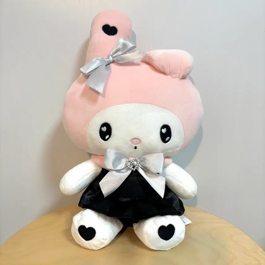 [BUNJANG] Sanrio My Melody Black Heart Plush Doll (Medium, 25cm) / 정품 산리오 마이멜로디 블랙하트 인형 중형 봉제인형 25cm