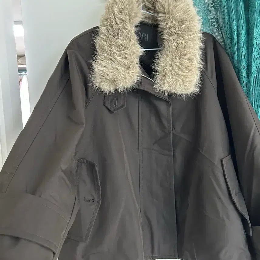 [BUNJANG] ZARA ZW Waterproof Fur Collar Short Jacket / 자라 ZW 워터프루프 퍼 카라 숏 자켓