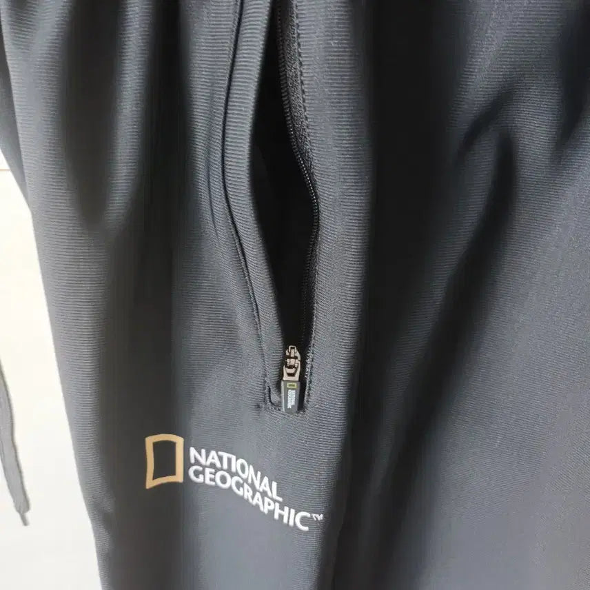 [BUNJANG] National Geographic Spring/Autumn Training Pants Black M Size New / 내셔널지오그래픽 춘추용 트레이닝 M 새상품 블랙