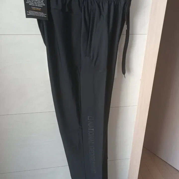 [BUNJANG] National Geographic Spring/Autumn Training Pants Black M Size New / 내셔널지오그래픽 춘추용 트레이닝 M 새상품 블랙