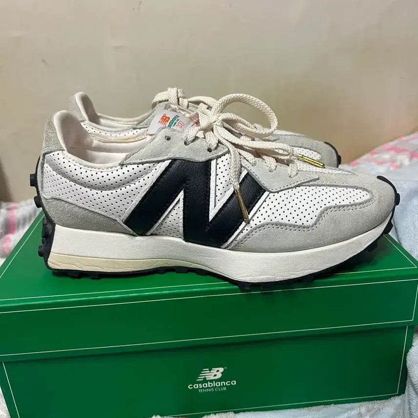 [BUNJANG] New Balance 327 Casablanca White Sneakers / 뉴발란스 327 카사블랑카 화이트 KREAM택포함 270사이즈