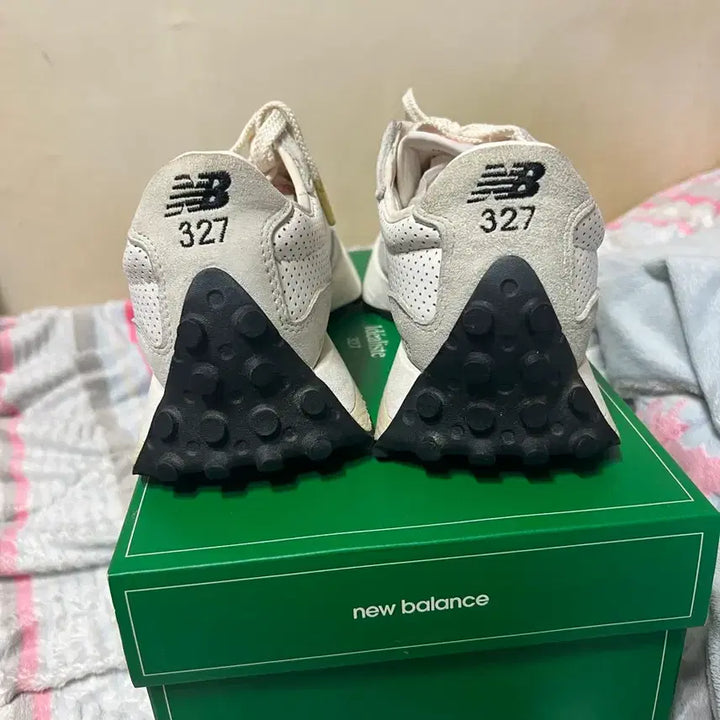 [BUNJANG] New Balance 327 Casablanca White Sneakers / 뉴발란스 327 카사블랑카 화이트 KREAM택포함 270사이즈