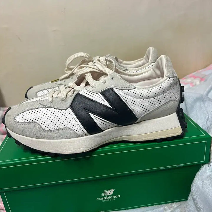[BUNJANG] New Balance 327 Casablanca White Sneakers / 뉴발란스 327 카사블랑카 화이트 KREAM택포함 270사이즈