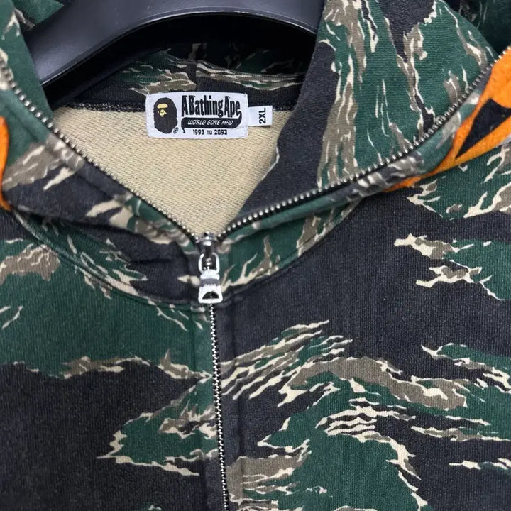 [BUNJANG] Bape Tiger Camo Full Zip Hoodie (2XL) / Bape 베이프 타이거 카모 후드집업 2XL