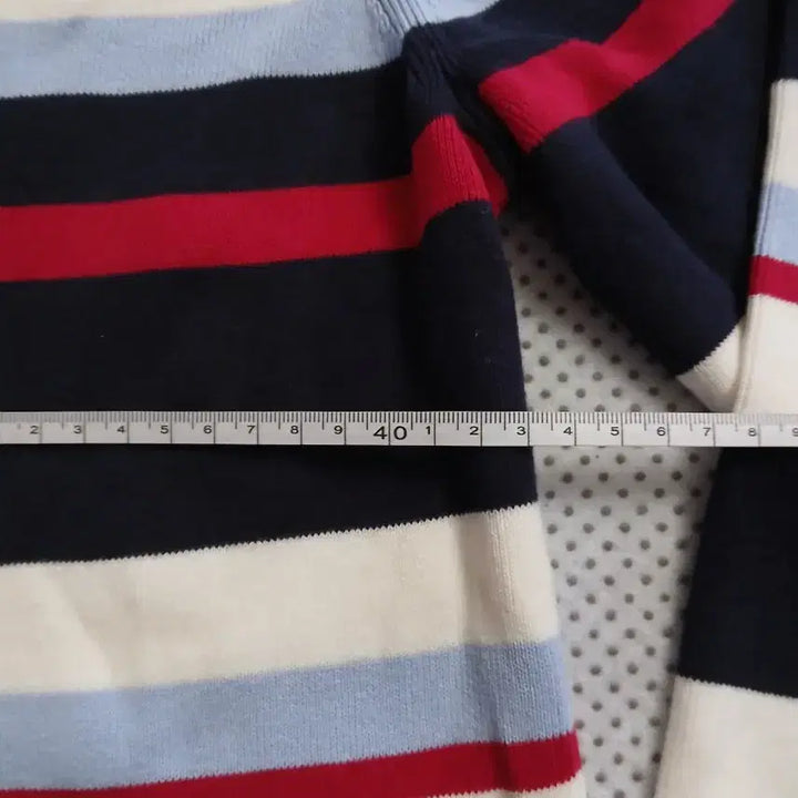 [BUNJANG] Tommy Hilfiger Striped Open Shoulder Knit Sweater / 타미힐피거 스트라이프 오픈숄더 니트
