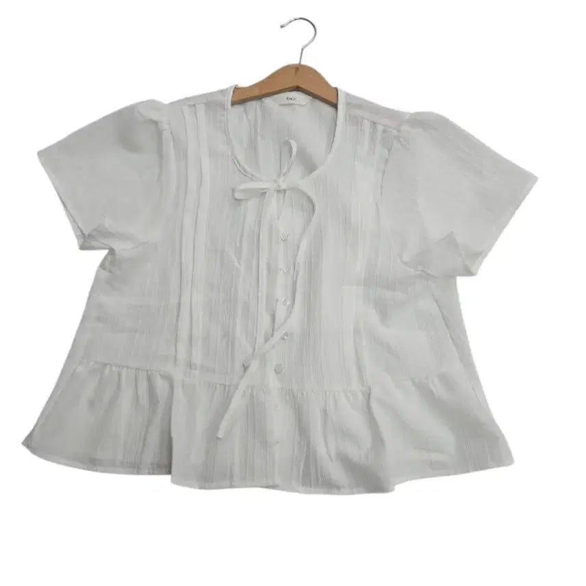 [BUNJANG] Ribbon Tie Blouse White Puff Short Sleeve / 리본 타이 블라우스 화이트 퍼프 반팔