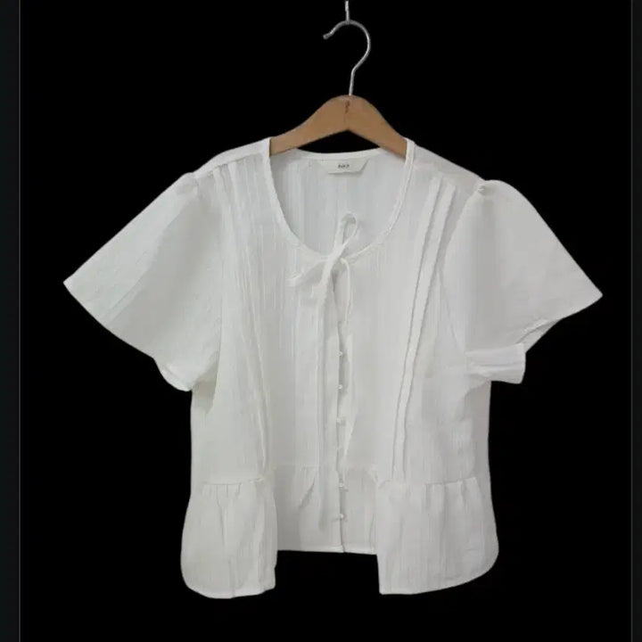 [BUNJANG] Ribbon Tie Blouse White Puff Short Sleeve / 리본 타이 블라우스 화이트 퍼프 반팔