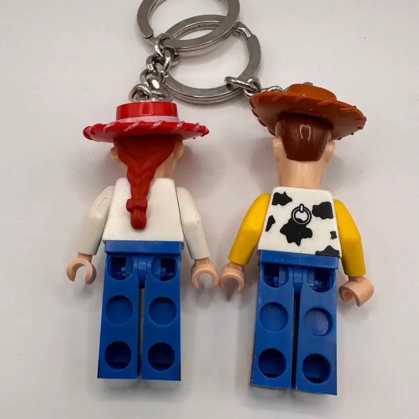 [BUNJANG] LEGO Toy Story Woody &amp; Jessie Keychains (Bundle Set) / (정품) 토이스토리 우디 제시 레고 키링 일괄