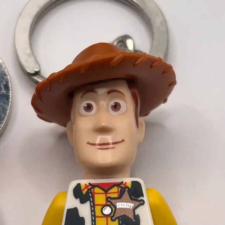 [BUNJANG] LEGO Toy Story Woody &amp; Jessie Keychains (Bundle Set) / (정품) 토이스토리 우디 제시 레고 키링 일괄