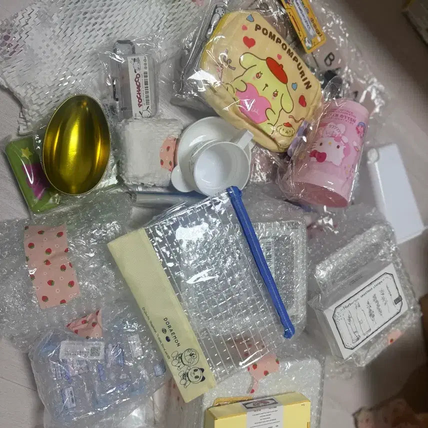 [BUNJANG] Mixed Character Goods Bundle Set / 캐릭터 굿즈 가챠뽑기 등 일괄