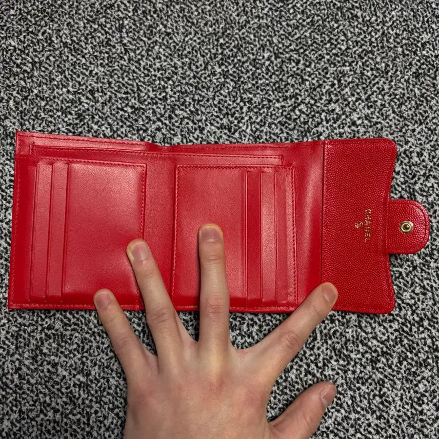 [SOLD OUT] 샤넬 캐비어 금장 지갑