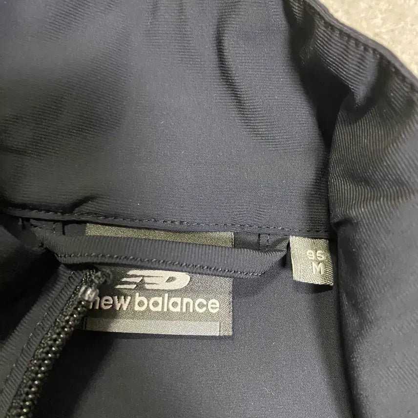 [BUNJANG] New Balance Black Track Jacket Zip-Up Logo M (95) / 뉴발란스 블랙 트랙 자켓 집업 로고 m 95