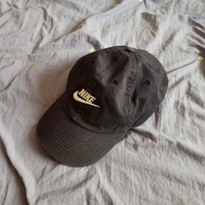[BUNJANG] Nike Swoosh Black Ball Cap / 나이키 스우시 볼캡 블랙 OS