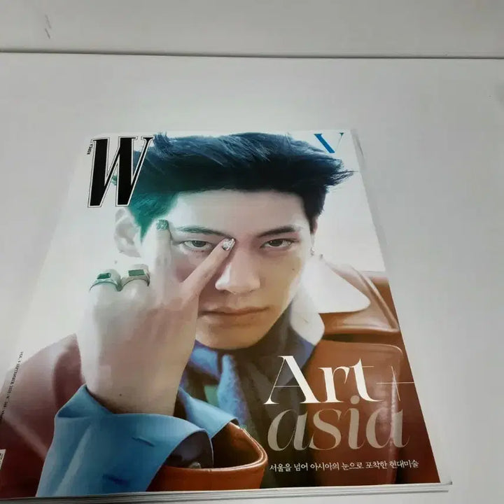 [BUNJANG] W Korea Magazine BTS V Cover / W 코리아 매거진 BTS V 커버