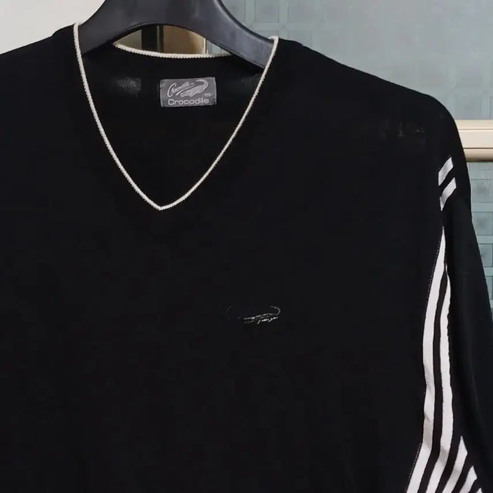 [BUNJANG] Crocodile V-Neck Short Sleeve Knit Top - Size 105 / 크로커다일 브이넥  반팔 니트 105 사이즈