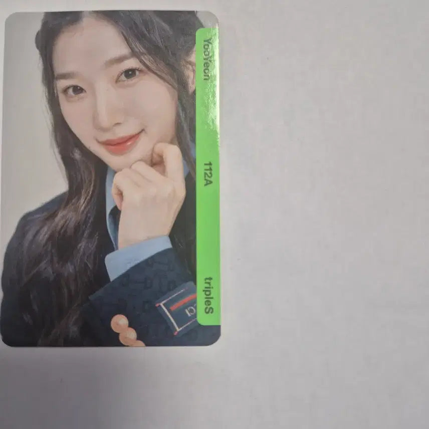 [BUNJANG] tripleS Kim Yooyeon Photocard Binary B112A / 트리플에스 김유연 포토카드 바이너리 B112A (미사용)
