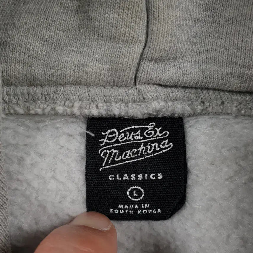 [BUNJANG] Deus Ex Machina Classic Logo Hoodie / 데우스 엑스 마키나 후드티