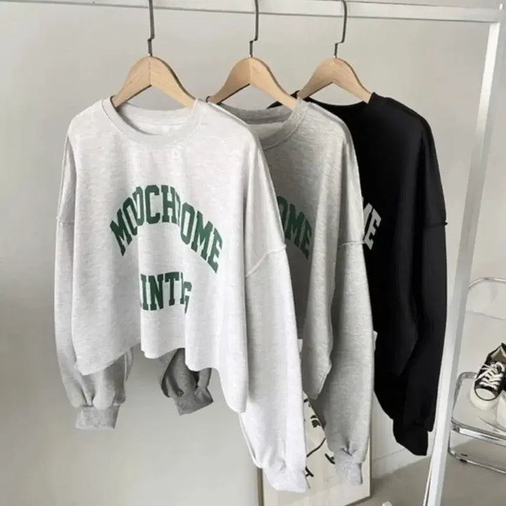 [SOLD OUT] 벌룬 크롭 레터링 긴팔티 (2color)