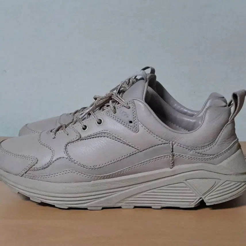 [BUNJANG] UGG Captrail Low Sneakers / UGG 275-280 캡트레일 로우 스니커즈