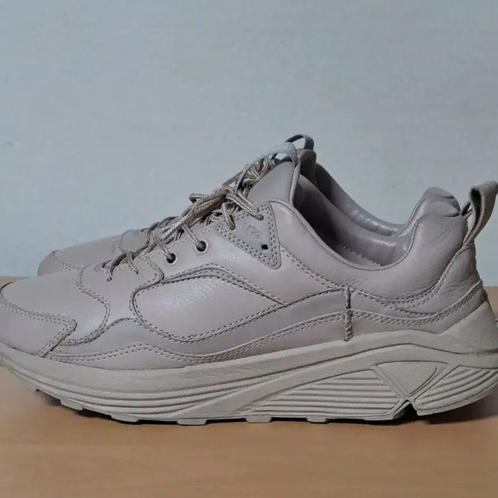 [BUNJANG] UGG Captrail Low Sneakers / UGG 275-280 캡트레일 로우 스니커즈