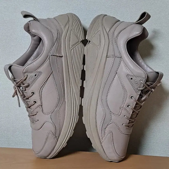 [BUNJANG] UGG Captrail Low Sneakers / UGG 275-280 캡트레일 로우 스니커즈