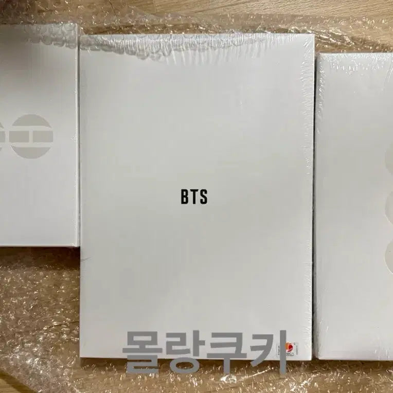[BUNJANG] BTS V Arirang Lucky Draw Photocard, Weverse Japan POB Bundle Set / 태형 아리랑 럭드 위버스일본 태형 포카 얼리버드 마운트키링 특전 bts