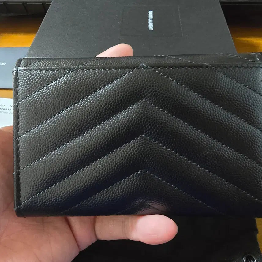 [BUNJANG] Yves Saint Laurent Matelassé Gold Emblem Black Medium Wallet / 입생로랑 마틀라세 금장 블랙 중지갑