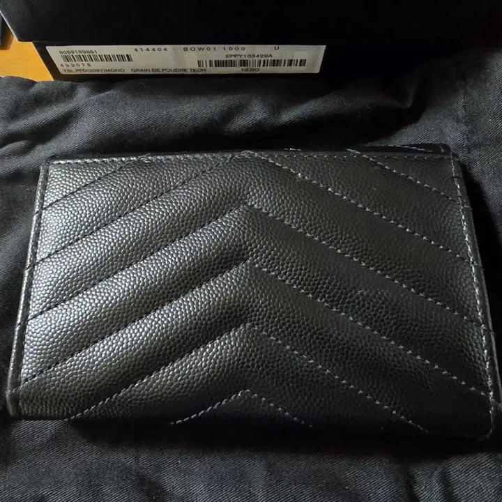 [BUNJANG] Yves Saint Laurent Matelassé Gold Emblem Black Medium Wallet / 입생로랑 마틀라세 금장 블랙 중지갑