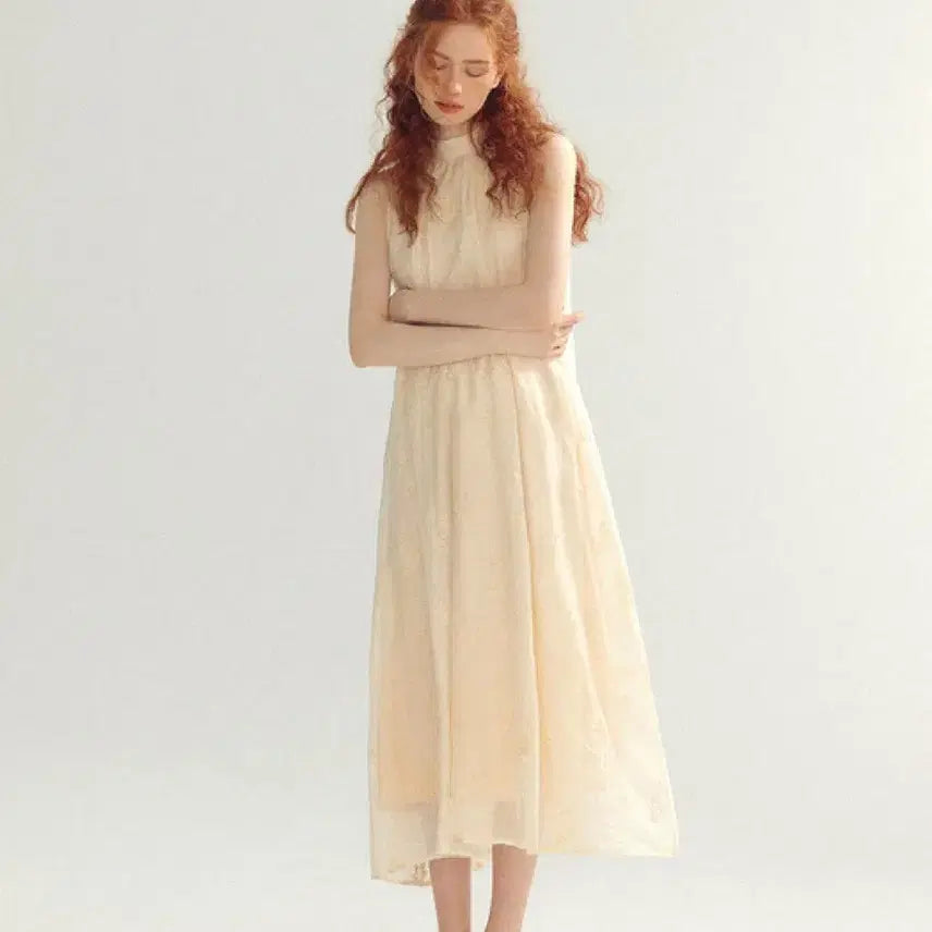 [BUNJANG] Cindence Cream Halterneck Long Dress / 신스덴 크림 홀터넥 롱원피스