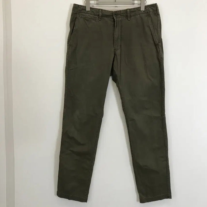 [BUNJANG] Uniqlo Officer Chino Pants Olive / 유니클로 오피서 치노팬츠 올리브 [34]