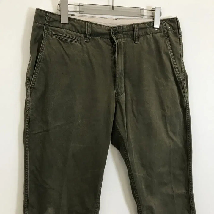 [BUNJANG] Uniqlo Officer Chino Pants Olive / 유니클로 오피서 치노팬츠 올리브 [34]