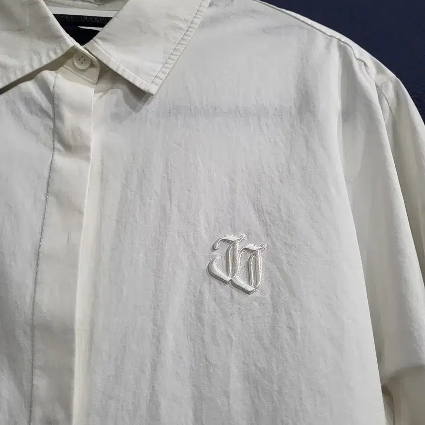 [BUNJANG] Juun.J Logo Embroidered Shirt / 준지 로고자수 셔츠남방