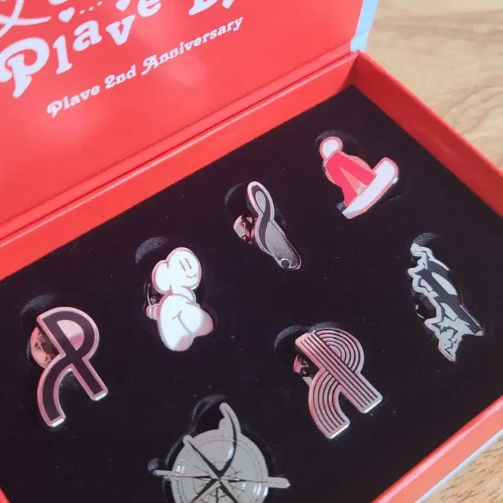 [BUNJANG] PLAVE 2nd Anniversary Badge / 플레이브 2주년 팝업 뱃지