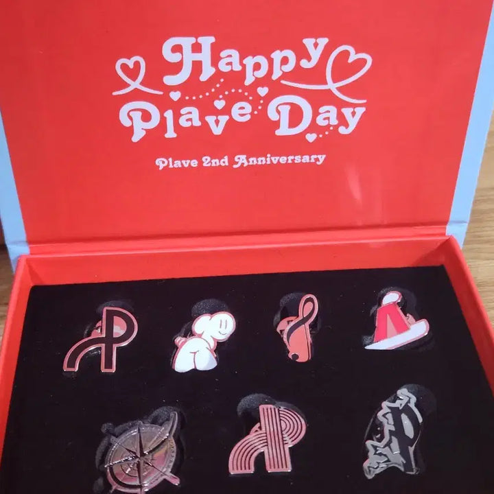 [BUNJANG] PLAVE 2nd Anniversary Badge / 플레이브 2주년 팝업 뱃지