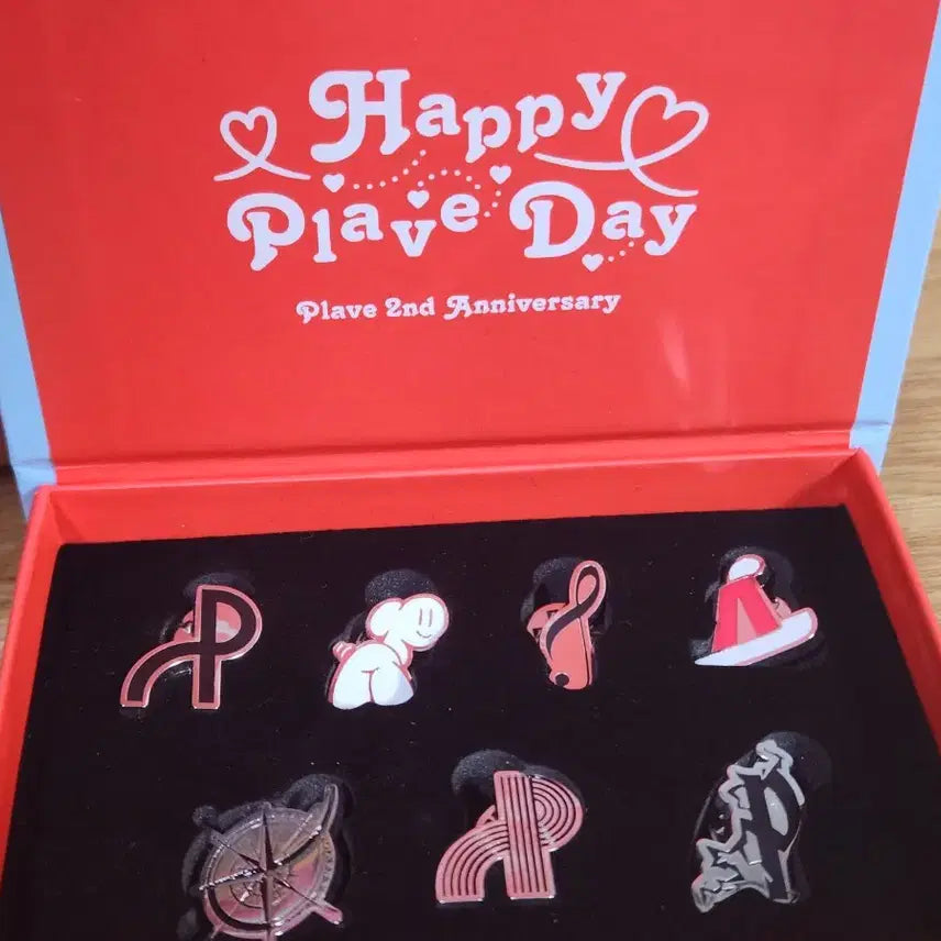 [BUNJANG] PLAVE 2nd Anniversary Badge / 플레이브 2주년 팝업 뱃지