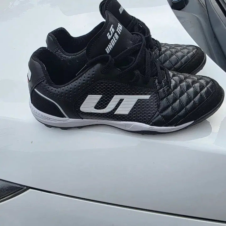 [BUNJANG] Under Armour Futsal Shoes - Size 290 / 언더테크 풋살화 290