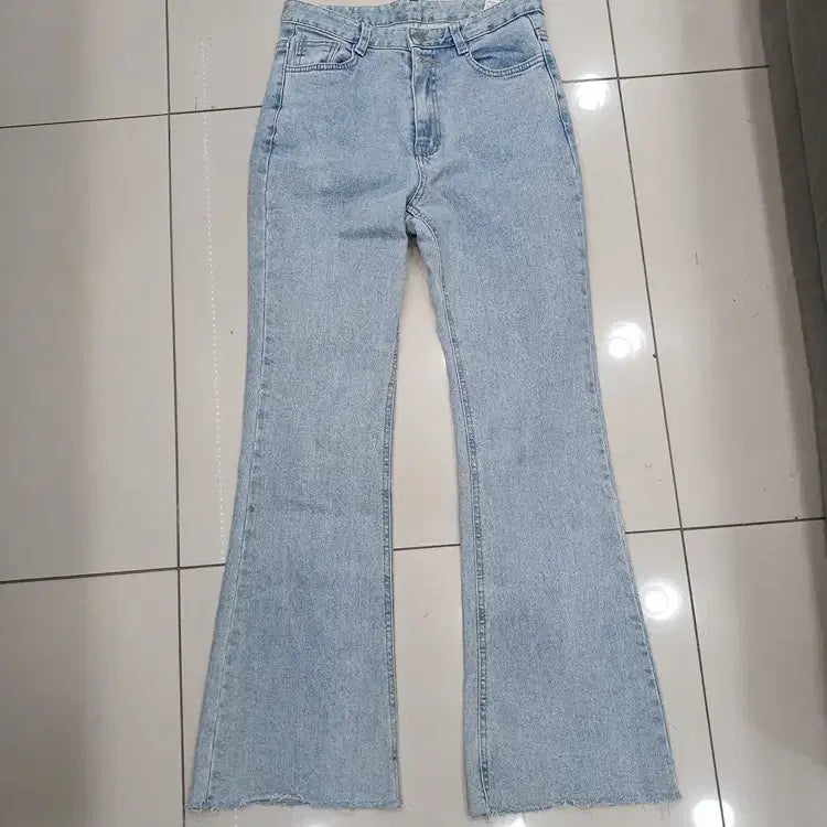 [SOLD OUT] AURA 30 L 실제허리약28 연청 배기 부츠컷 청바지 중고 나팔 팬츠