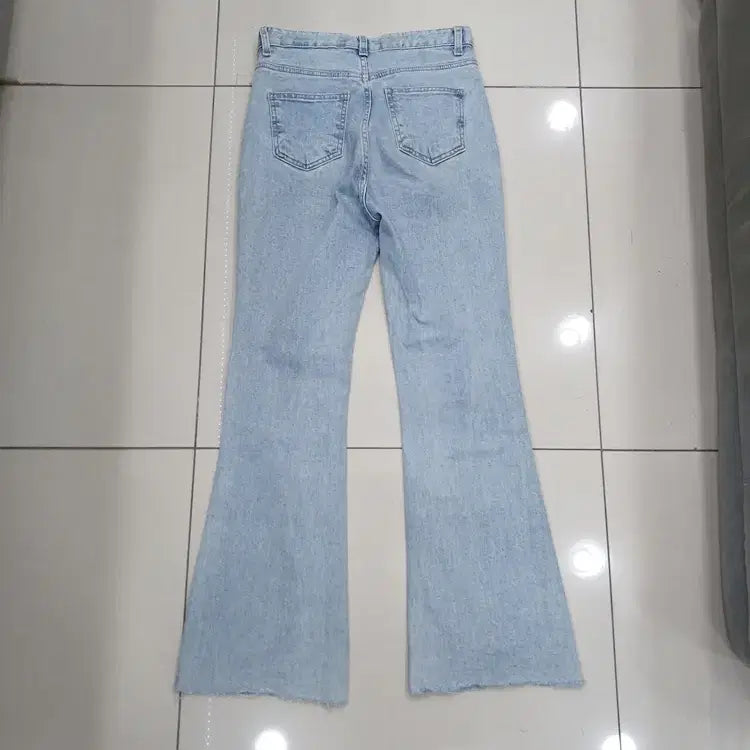[SOLD OUT] AURA 30 L 실제허리약28 연청 배기 부츠컷 청바지 중고 나팔 팬츠