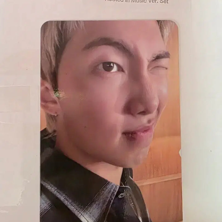 [SOLD OUT] RM 일괄) 방탄 아리랑 타겟 윙크 포카+앨범포카 BTS target