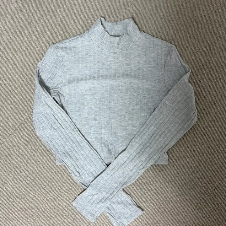 [BUNJANG] H&amp;M Cropped Short Turtleneck / h&amp;m 크롭 숏 터틀넥