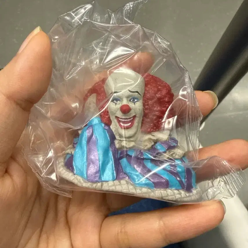 [BUNJANG] Takara Tomy It Pennywise Gacha Figure 1990ver / 타카라토미 It 그것 페니와이즈 가차 가챠 1990ver 피규어