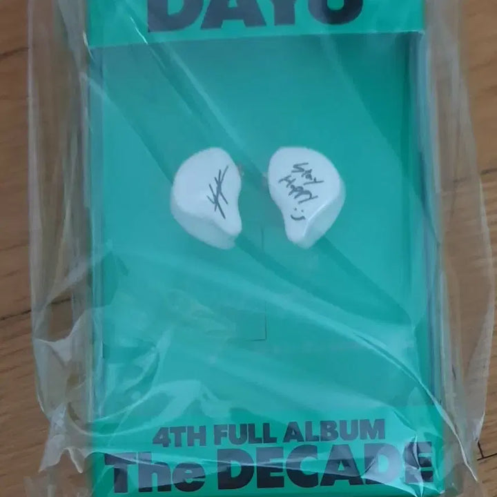 [BUNJANG] DAY6 Young K In-Ear Earphones / 데이식스 데식 DAY6 정규 4집 The DECADE 인이어 영케이