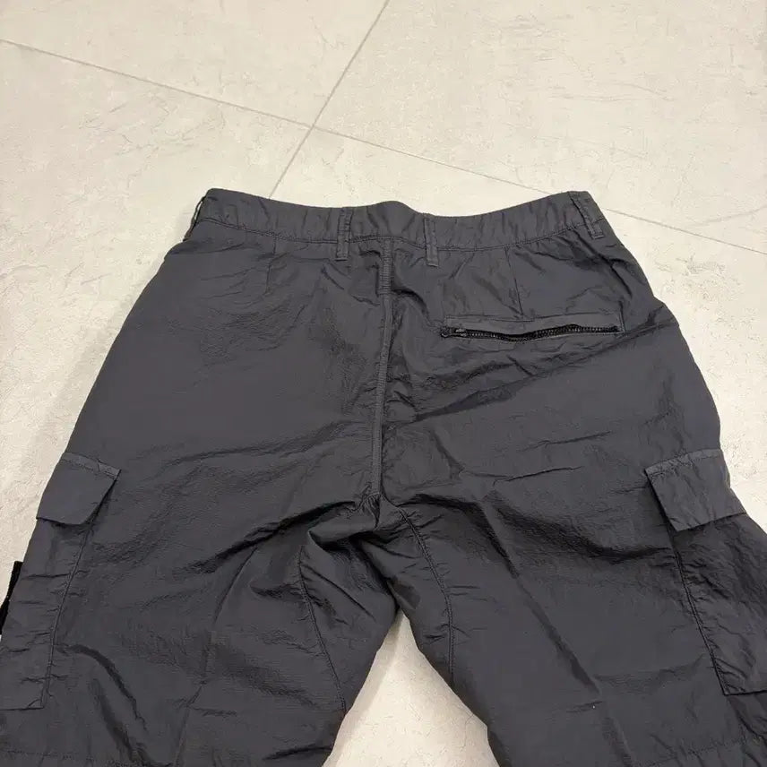 [BUNJANG] Stone Island Seersucker Shorts Gray / [30] 스톤아일랜드 시어서커 반바지 그레이