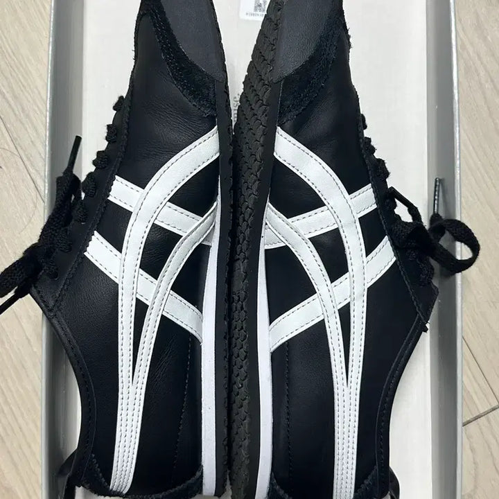 [BUNJANG] Onitsuka Tiger Mexico 66 Black White Sneakers / 오니츠카타이거 멕시코 66 블랙 화이트