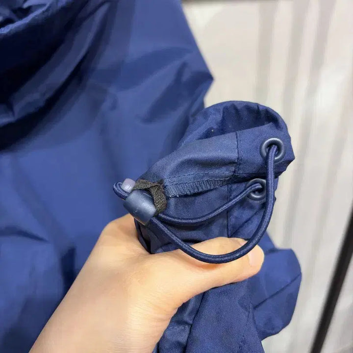 [BUNJANG] Nike Embroidered Logo Hooded Windbreaker Jacket / (105) 나이키 캐주얼 스트릿 로고 자수 후드 바람막이 자켓